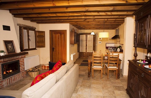 Pruneda Apartment | Cozy Cottage with Pool & Terrace