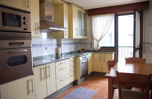 Baiona Apartment | Cozy Family Haven: 100m to Beach, Patio for Kids, Fully Equipped, Great Views