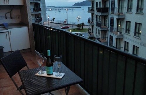 Baiona Apartment | Cozy Family Haven: 100m to Beach, Patio for Kids, Fully Equipped, Great Views