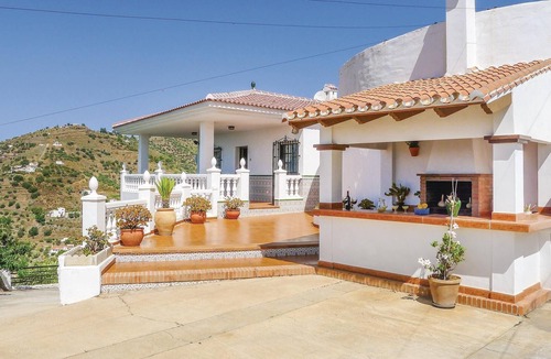 Torrox House | Cozy home in Torrox, Málaga