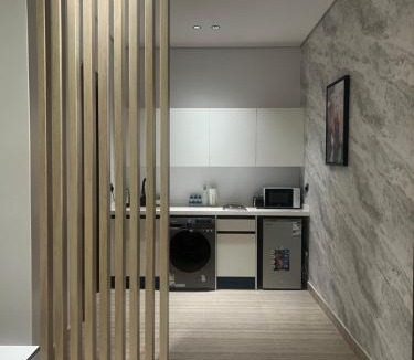 Qurtubah Apartment | Cozy Studio Business & Leisure!