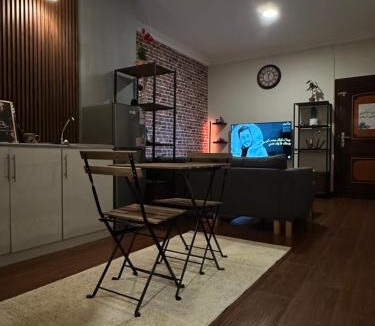 Mizail Apartment | CRAFT LOFT- Walnut 335
