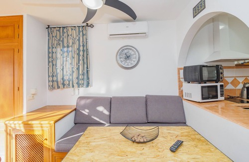 Sitio de Calahonda Apartment | Cubo's Apartamento Doña Lola for Adults/communal swimming pool/free wifi/near beach