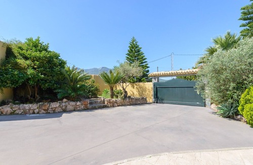 Alhaurin de la Torre Villa | Cubo's Villa Torre Encina/air conditioning/free wifi/private pool/terrace