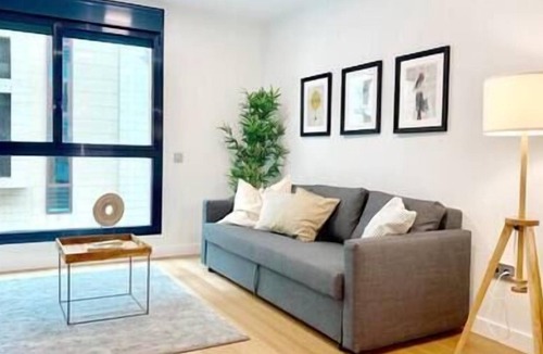 Las Palmas de Gran Canaria Apartment | Deluxe Beach Flat w Garage by Canary365