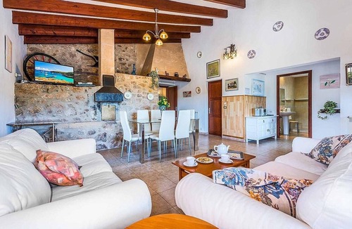 El Vila Villa | Detached Villa, A/C, Private Pool, Fabulous Mountain Views just 3 mins drive to Port de Pollensa!