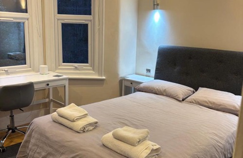 Palmers Green House | Devonshire House