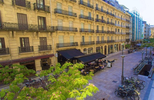 San Sebastian Centro Apartment | Downtown Apartment Desing