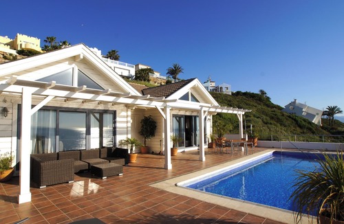 Manilva Villa | Dream villa: comfort and privacy guaranteed!