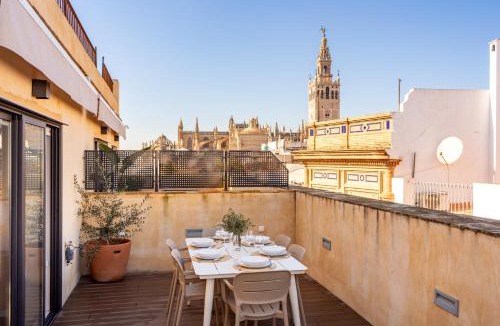 Santa Cruz Apartment | Duplex con Terraza Privada y vistas a la Catedral