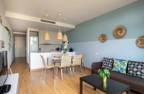 El Port Apartment | Duplex Fira Bcn and 15' from Bcn city center with pool