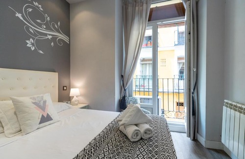 Embajadores Apartment | EL RASTRO - Cozy Apartment in the Center