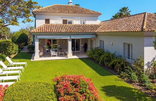 Guadalmina Villa | ELEGANT VILLA FOR GOLFERS: OUTDOOR BBQ, POOL AND SOLARIUM, PLUS HOME CINEMA ROOM