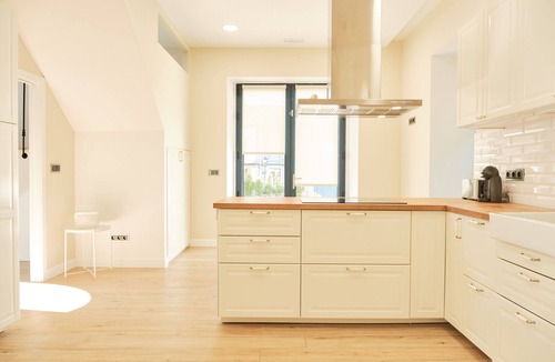 O Gallardo House | Elegant Family House p/10 (Garden/Parking/Wifi)
