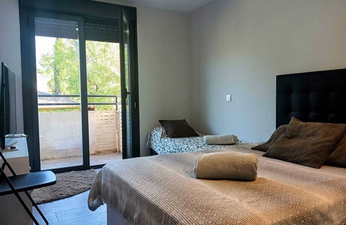 Pozuelo del Rey Ski Chalet | Encantador Chalet en uno de los Pueblos más Bonitos de España Ruta de Senderismo