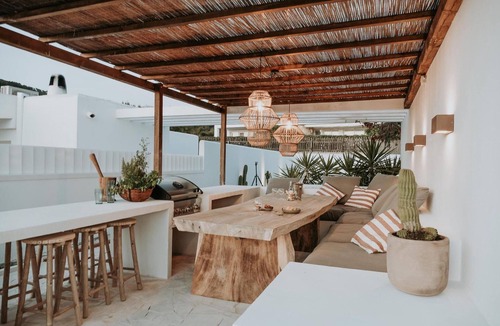 Cala Vadella Villa | Endearing Ibiza Villa | Villa Macmillan | 3 Bedrooms | Spacious Furnished Sun.