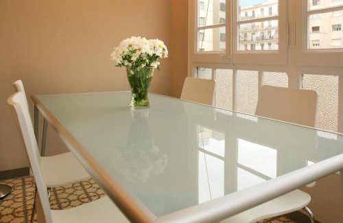 Esquerra de l'Eixample Apartment | 75 m² Apartment ∙ 4 bedrooms ∙ 8 guests