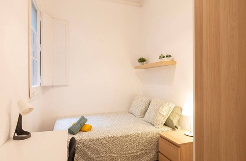 Esquerra de l'Eixample Resort | 150 m² Private room ∙ 1 bedroom ∙ 1 guest