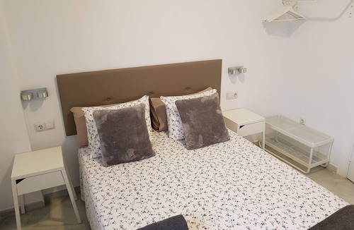 Ensanche Centro Hostel | Fan Rooms Duquesa