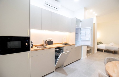Patraix Apartment | Favara 2 by Concept Flats