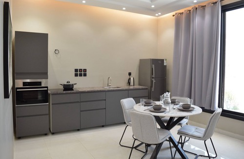 Medina Apartment | Foothills Luxury Residence