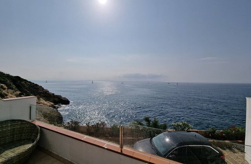 Torrenova House | Front Line Townhouse With Direct sea Access