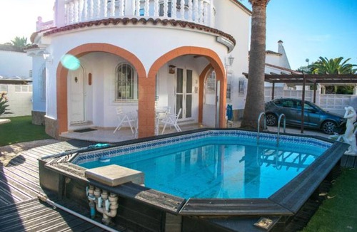 Oliva Ski Chalet | Front To The Sea Rosales. Luxurious Villa with aa, wifi and pool