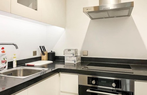 Al Olaya District Apartment | GR Elite- Damac Studio with Kingdom Tower View