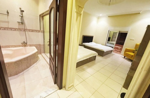 Al-Hamra'a Bed & Breakfast | Hasy's House-You Jia
