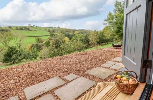 Newton Saint Cyres Cottage | Hideaway Cabin