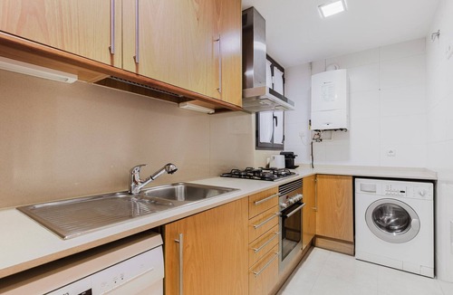 Dreta de l'Eixample Apartment | Hip La Dreta de l'Eixample 2BR w/Balcony, A/C, Washer, by Blueground