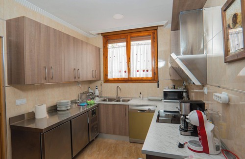 Villahoz House | Holiday Home 'Arco De Villahoz' with Shared Terrace, Balcony and Wi-Fi