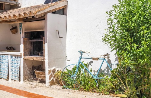 Sa Pobla House | Holiday Home Ca Sa Cristeta de Sescola with Pool, Wi-Fi, Terrace and Garden