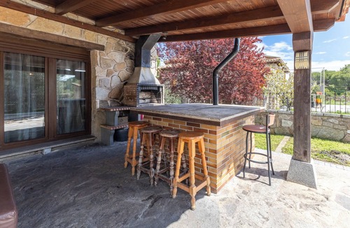 El Berrueco House | Holiday Home 'El Berrueco' with Mountain View, Private Pool and Wi-Fi