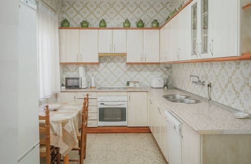 Cuellar House | Holiday Home 'La Casa De Arroyo' with Private Pool and Private Terrace