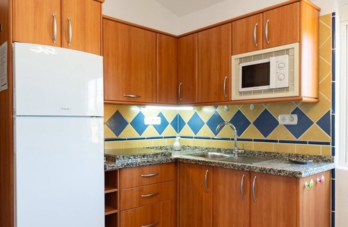 Velez-Malaga House | Holiday Home Los Aperos 1 with Sea View, Pool, Garden & Wi-Fi