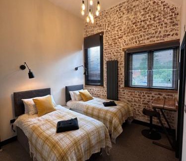 Exeter Apartment | Holy Place 42