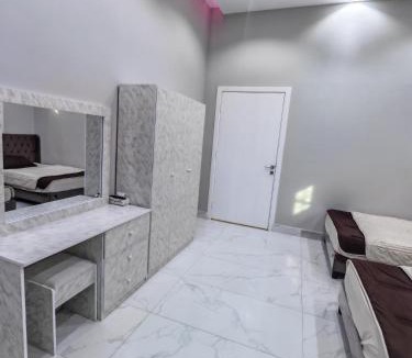 Medina Apartment | Home 2BR شقة غرفتين بمدخل خارجي مستقل طريق مباشر اقل من 4 كلم عن الحرم النبوي
