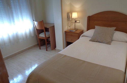 Almoradi Hostel | Hostal El Retiro
