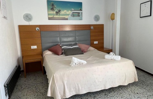 L'Escala House | Hostal El Roser 1