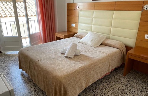 L'Escala House | Hostal El Roser 1