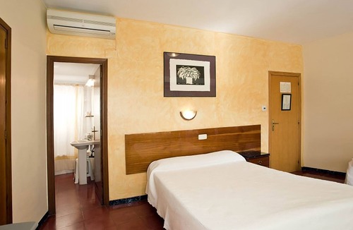 Oliva Hostel | Hostal Tropical