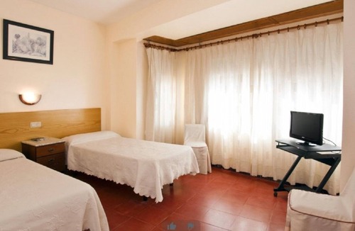 Oliva Hostel | Hostal Tropical