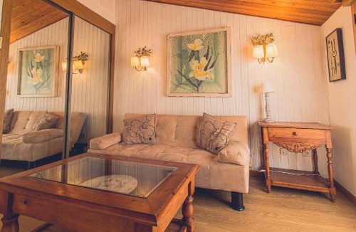 Miraflores de la Sierra Hotel | Hotel la Muñequilla