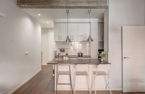 Cuatro Caminos Apartment | Housing Nuevos Ministerios I by Sharing Co