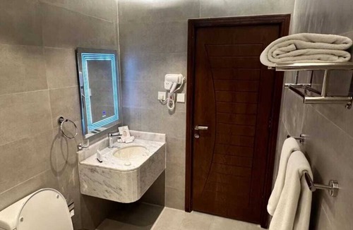 Umluj Hotel | Hyatt town 1