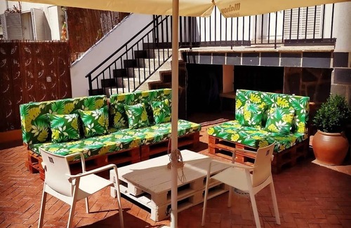 San Martin de Valdeiglesias House | Ideal for family and friends near the reservoir of San Juan, barbecue, terrace, etc.