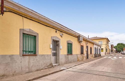 San Martin de la Vega Apartment | In the Madrid metropolitan area, this functional apartment welcomes you.