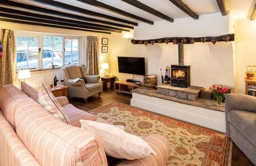 Ingleton House | Ingleton 2-Bed Cottage Sleeps 4 Pet Ok & Parking