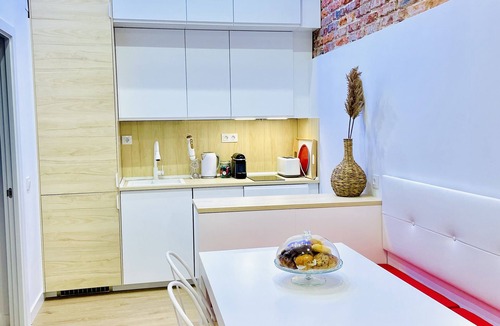 Gaztambide Apartment | Jungle duplex in Madrid 8 people: 3BR 2BA Parking